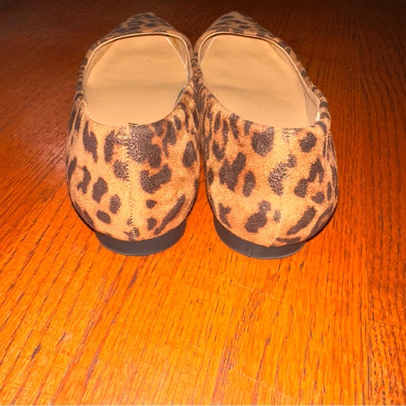 Chic Leopard Print Women's Ballet Flats - Picture 7 of 7